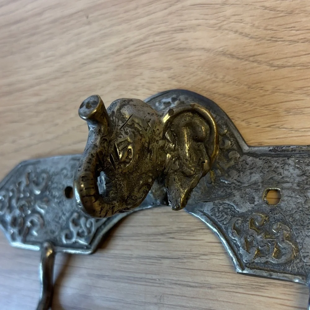 Antiqued Elephant‎ Trunk Up Silver Wall Hook Decor